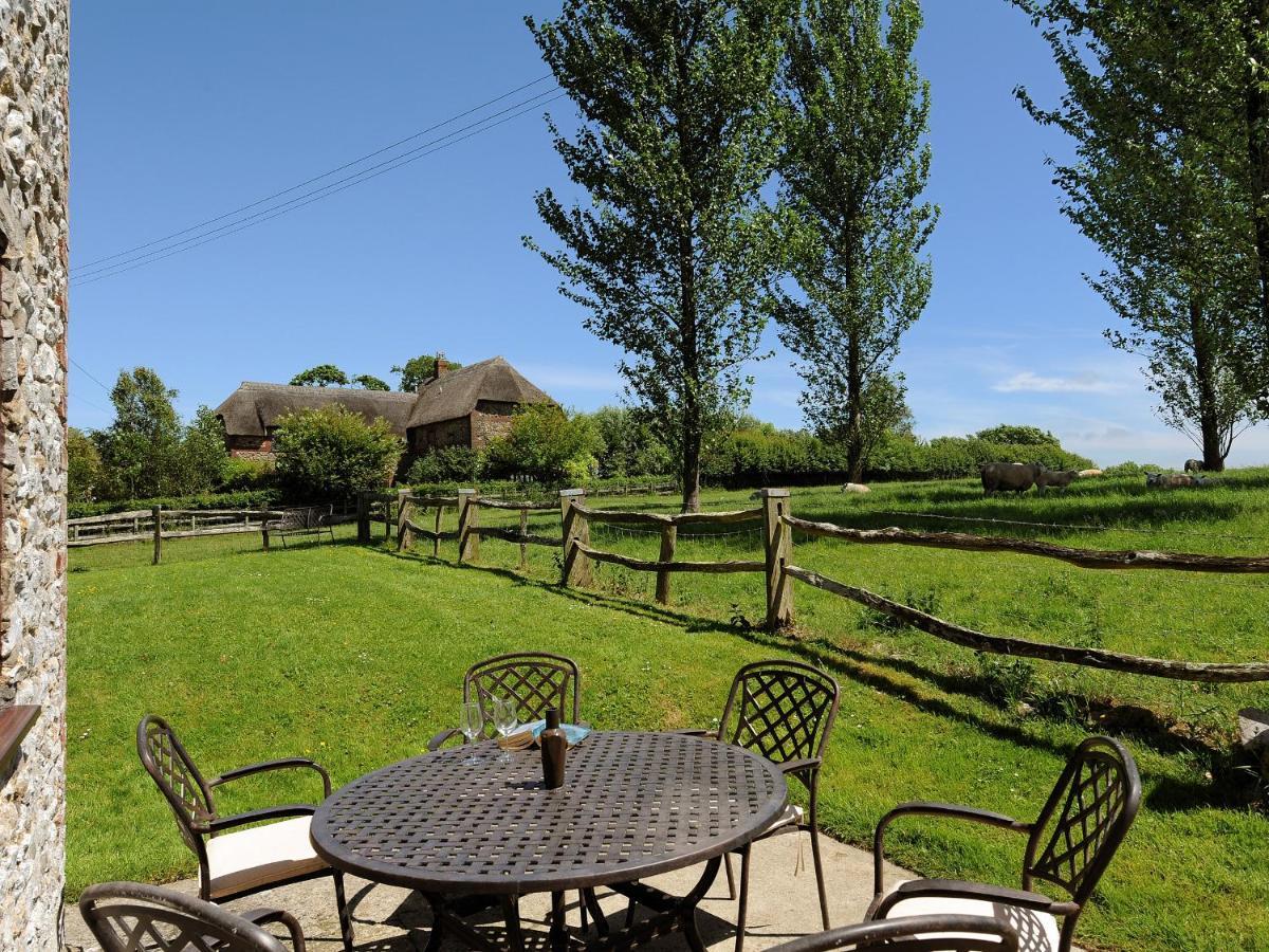 Villa East Barn Wootton Fitzpaine Exterior foto